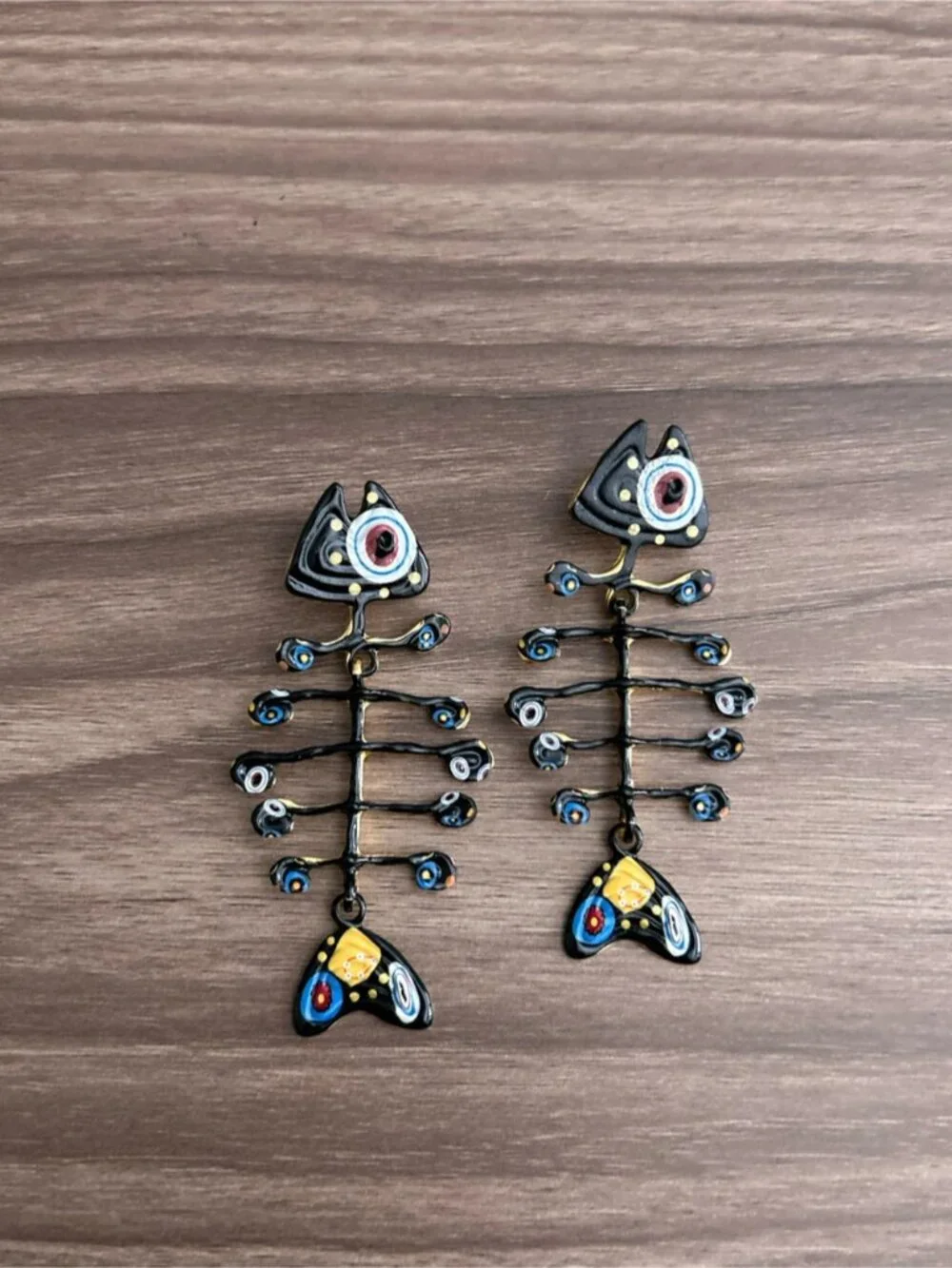 Statement Black Enamel Fishbone Drop Earrings Q1124